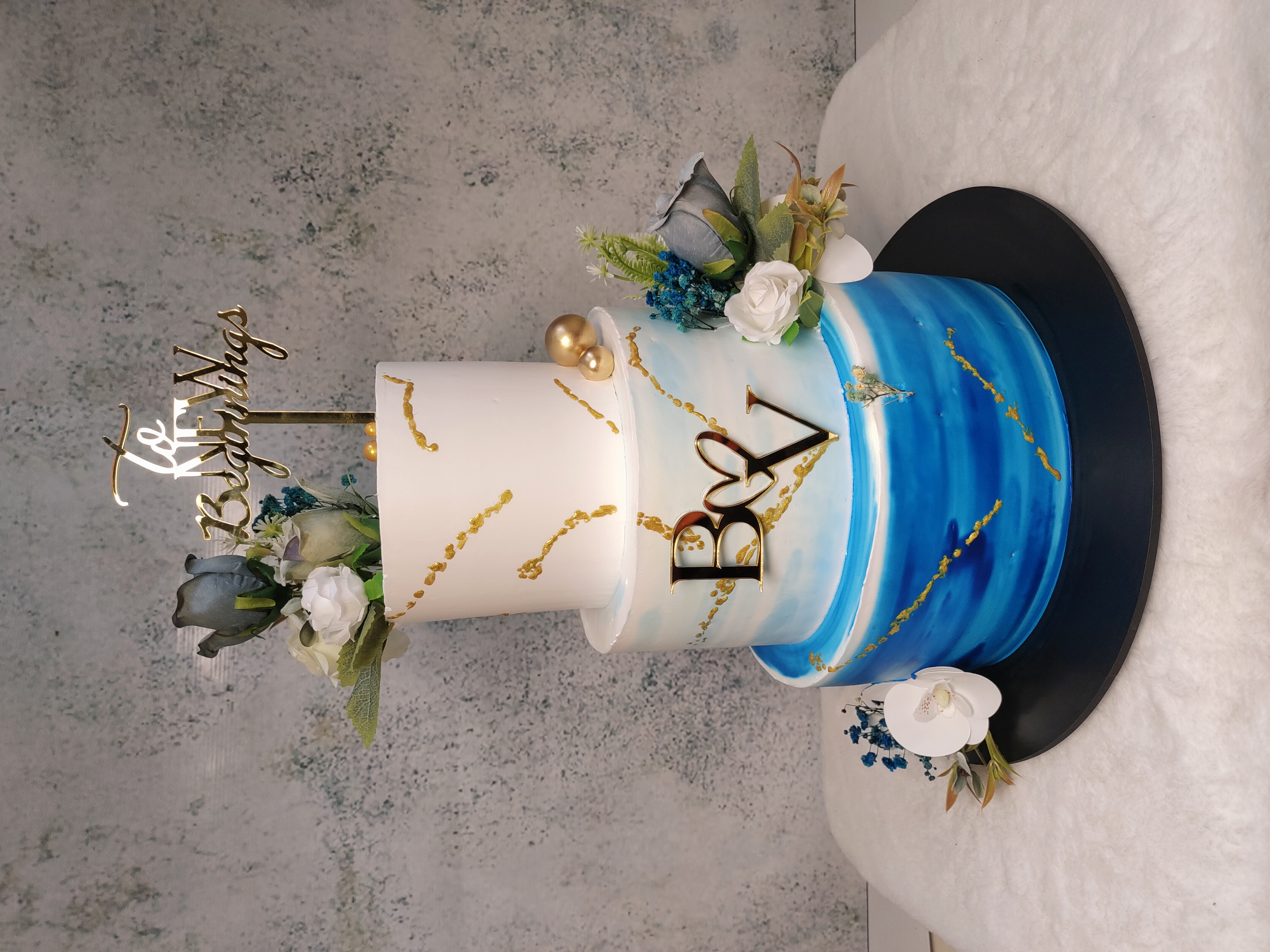Elegant custom cake by Sri Bakes